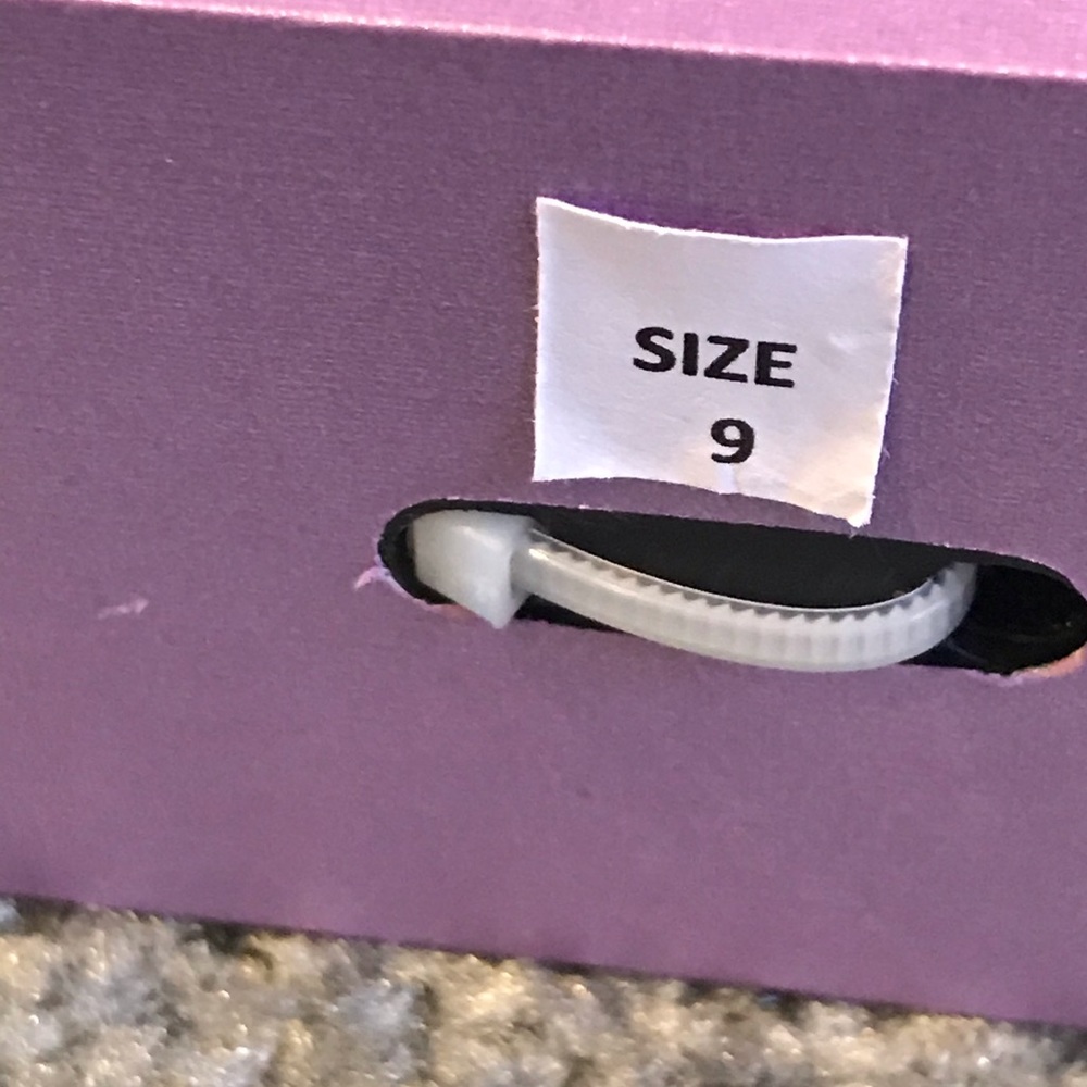 Pink Rhinestone Ring! BRAND NEW!! - Picture 5 of 5